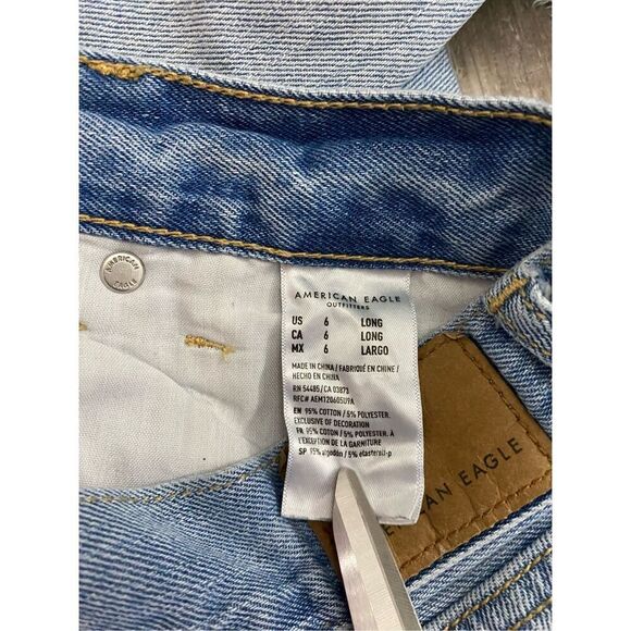 American Eagle Mom Distressed Denim Jean Size 6 - Picture 4 of 4